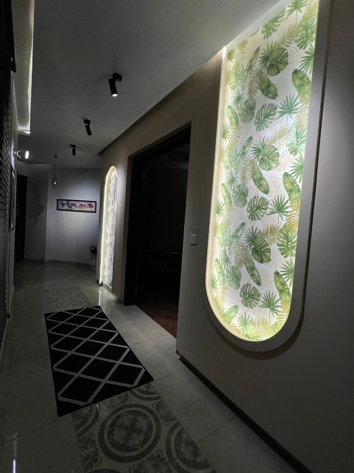 Suite 007 — 4