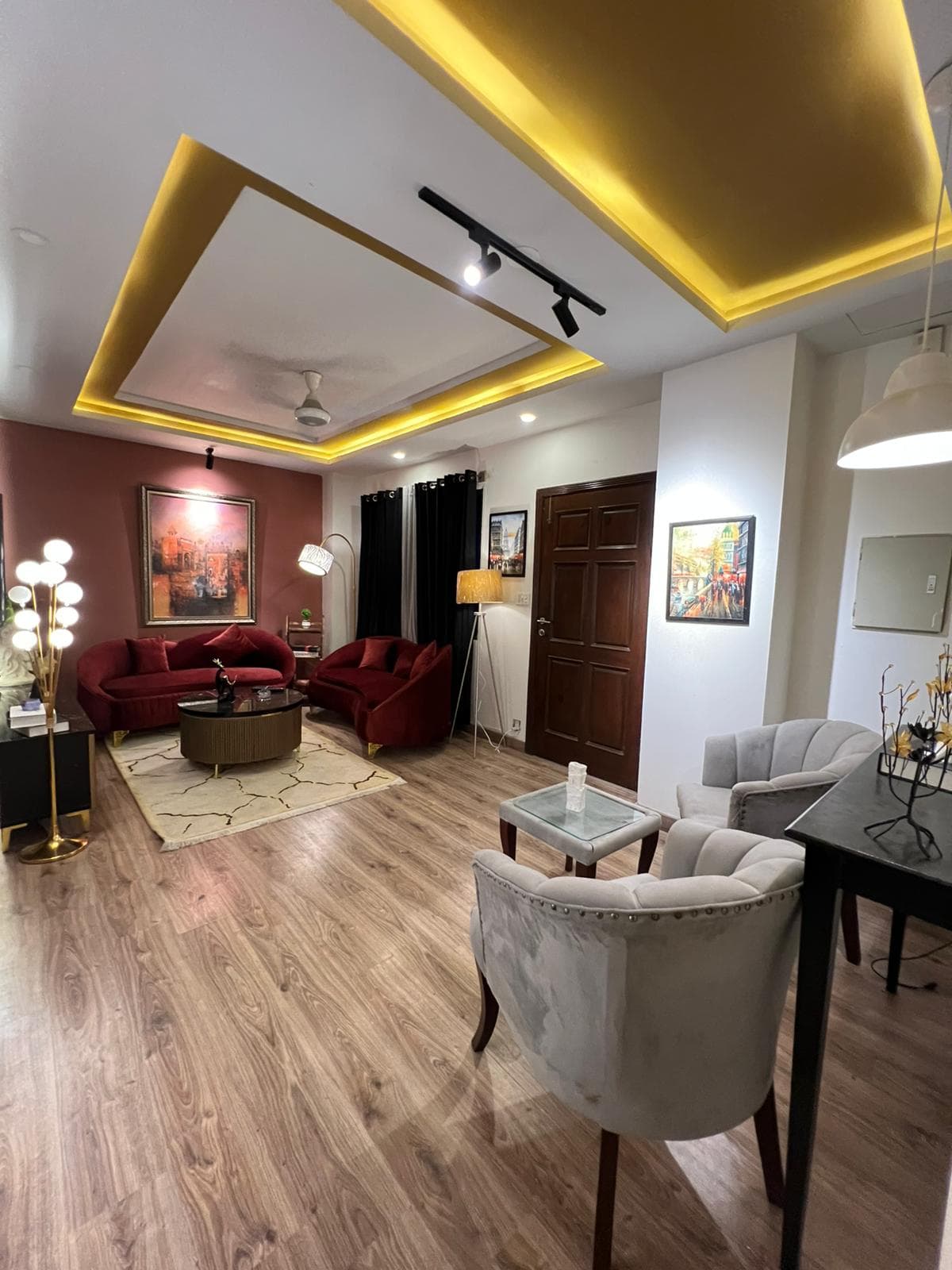 Crimson Lounge — 2